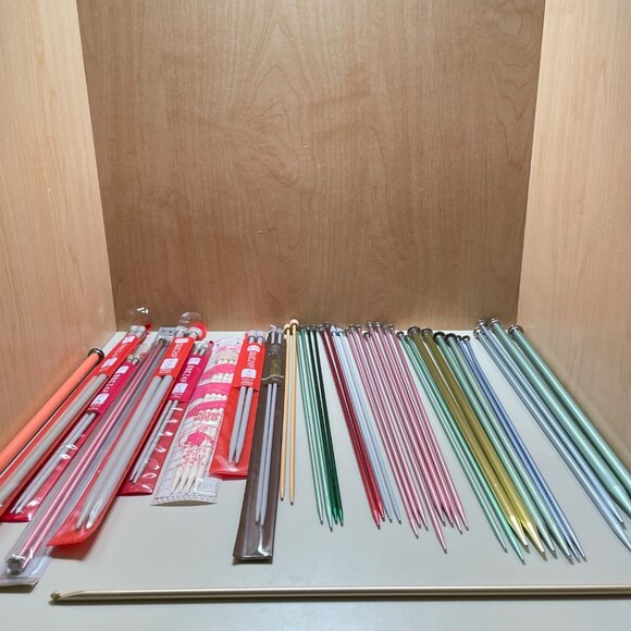 Assorted Aluminum & Plastic Knitting Needles & Crochet Hooks - Various Sizes & C - Picture 5 of 5